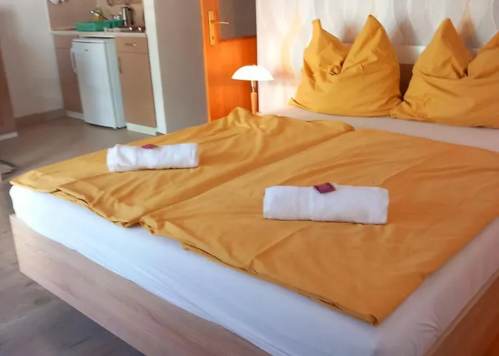 Lavender Apartment *
